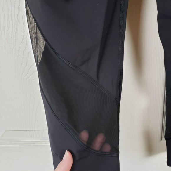 Lululemon Home stretch crop 19" Black Leggings Size 8 Mesh Leg Panel Athletic - Picture 5 of 7